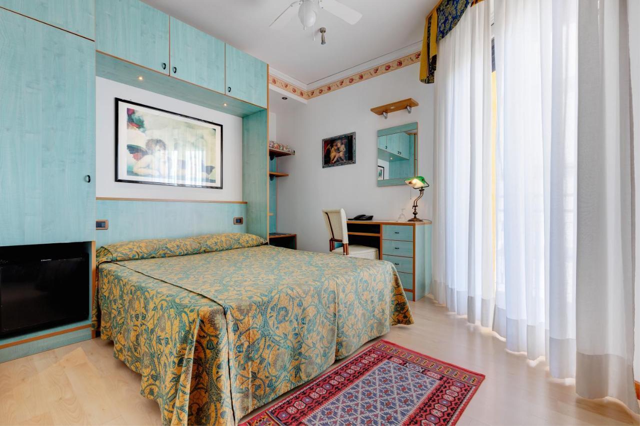 Hotel Napoleon 4*